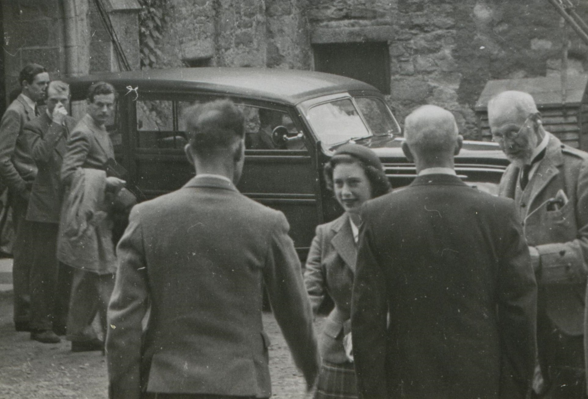 1951 drum castle pageant Princess margaret arriving